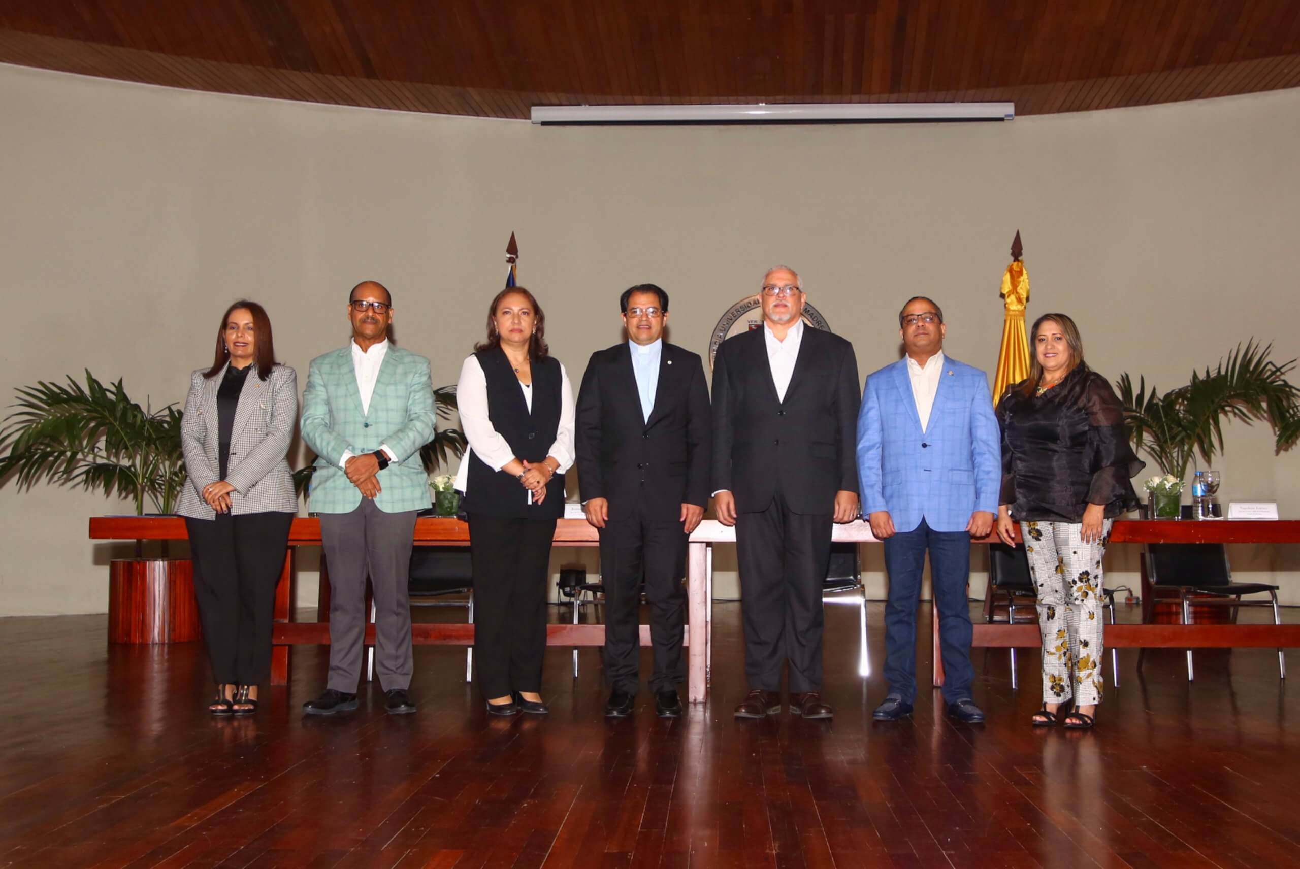 Jueces de la Primera Sala de la Suprema Corte de Justicia participan en Diálogo Jurisprudencial en la PUCMM de Santiago
