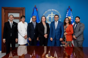 Estados Unidos respalda la digitalización de la justicia dominicana con donación de equipos tecnológicos