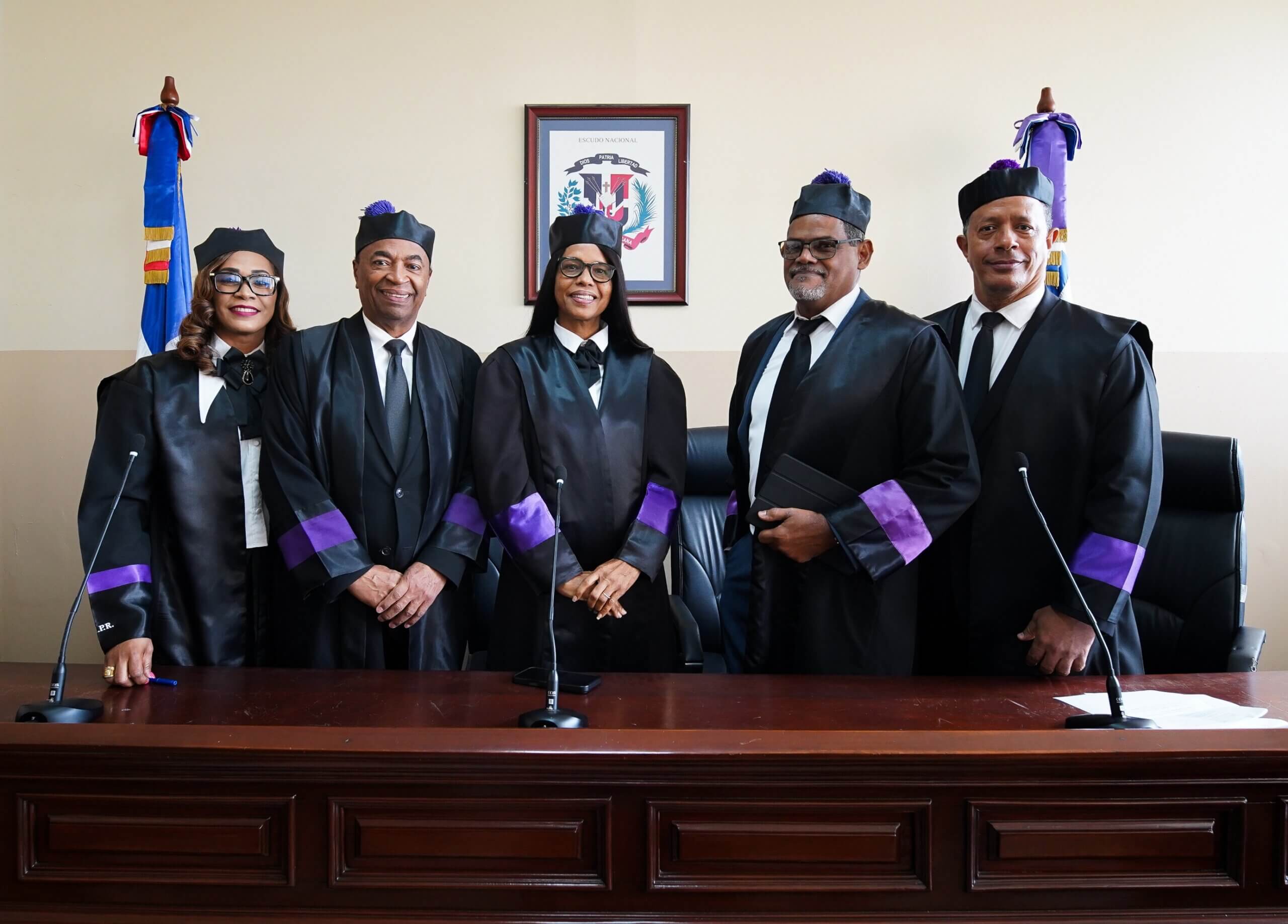 Juez afirma que mayoría de Salas Departamento Judicial de SPM trabajan al día