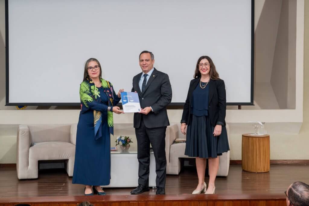 Informe Transformando la justicia: del progreso institucional al desarrollo humano sostenible